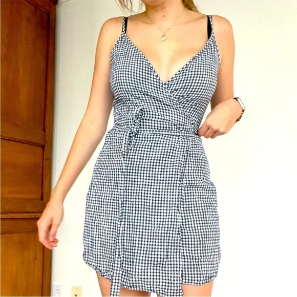 Aerie Gingham Wrap Picnic Spring Dress Size Small Aerie Gingham Wrap Picnic Spring Dress Size Small